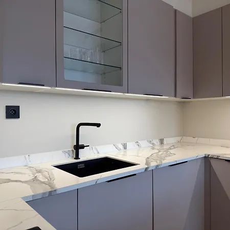 With Stunning View Apartment *
