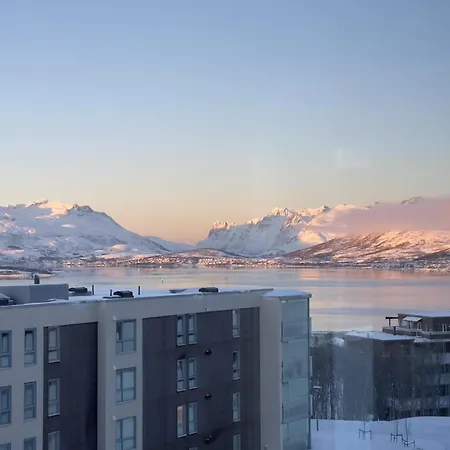 With Stunning View Apartamento Tromsø